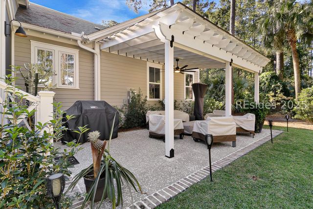 61 Winding Oak Dr, Okatie, SC 29909