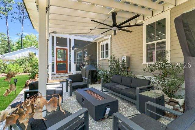 61 Winding Oak Dr, Okatie, SC 29909