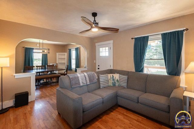 6840 SE 89th St, Berryton, KS 66409