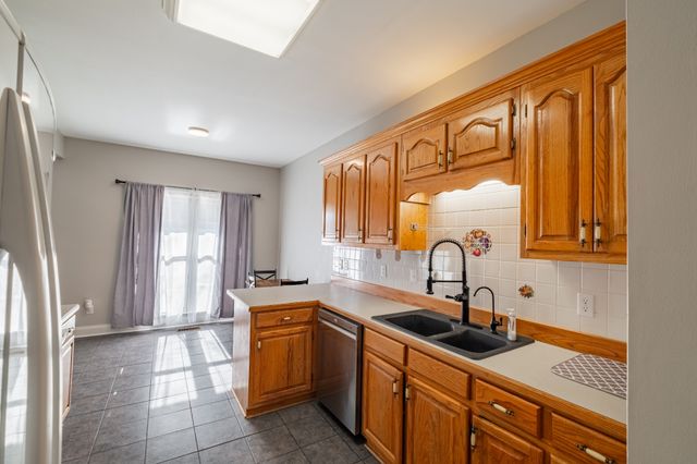 180 Mortons Lake Rd, Manchester, TN 37355