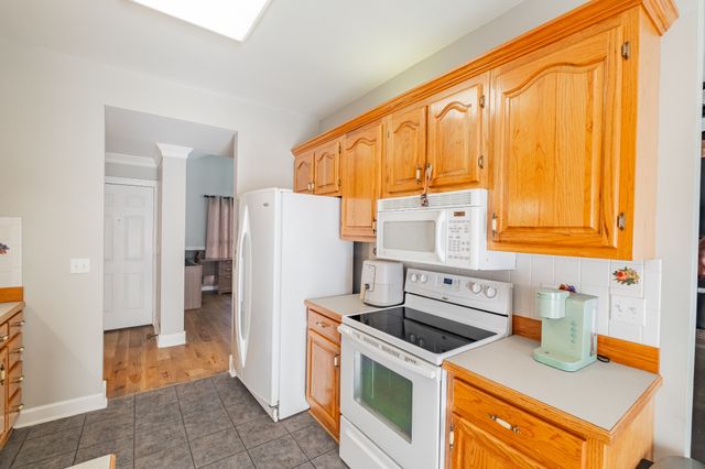 180 Mortons Lake Rd, Manchester, TN 37355