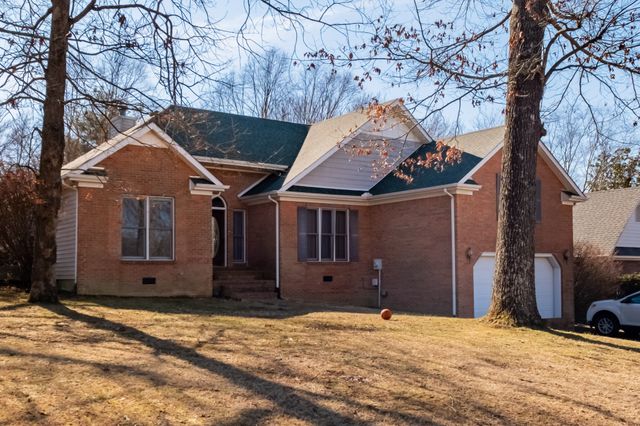 180 Mortons Lake Rd, Manchester, TN 37355