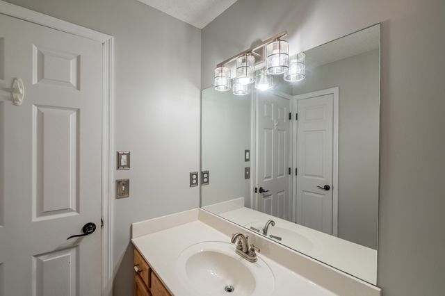 180 Mortons Lake Rd, Manchester, TN 37355