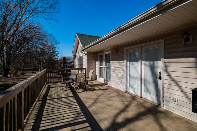 180 Mortons Lake Rd, Manchester, TN 37355