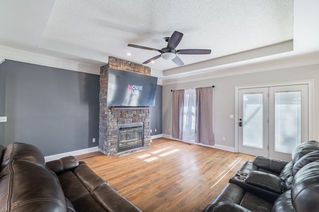 180 Mortons Lake Rd, Manchester, TN 37355