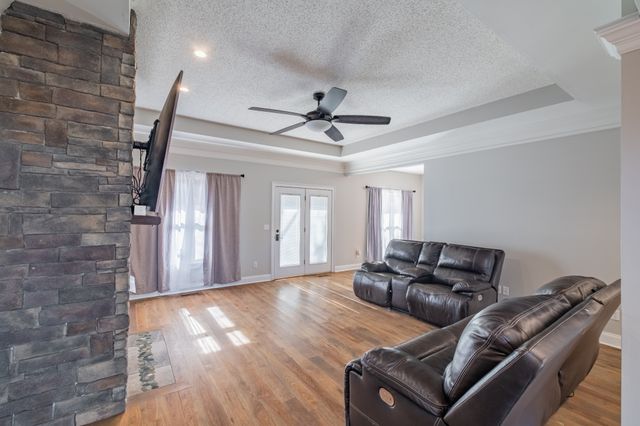 180 Mortons Lake Rd, Manchester, TN 37355