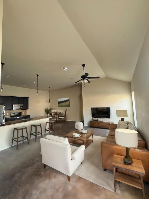 515 Jack Rabbit LN A, Buda, TX 78610
