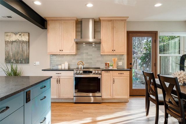 2273 214th Place SW, Brier, WA 98036