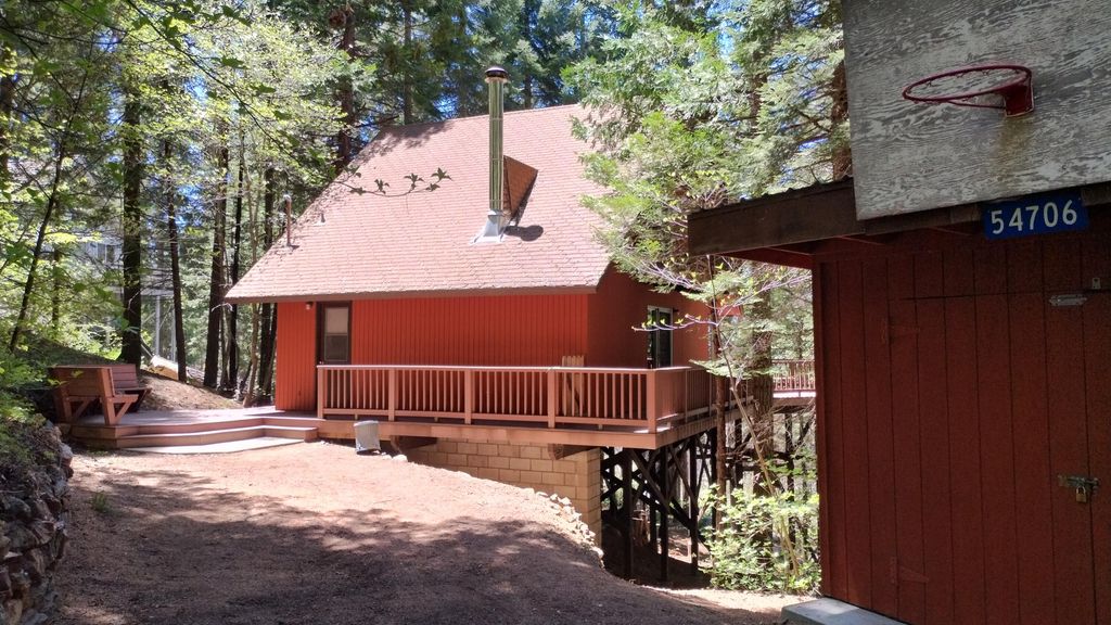 54706 Cedar Drive, Sequoia Crest, CA 93265