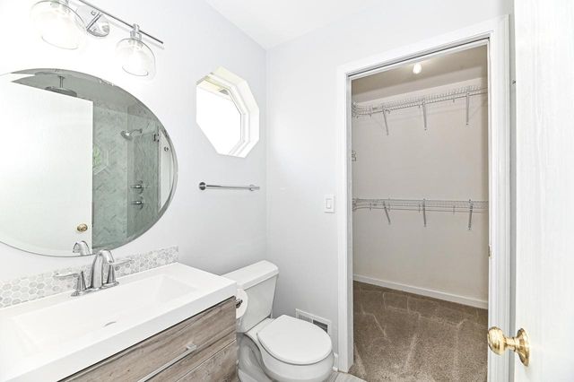 N88W18115 Duke STREET, Menomonee Falls, WI 53051