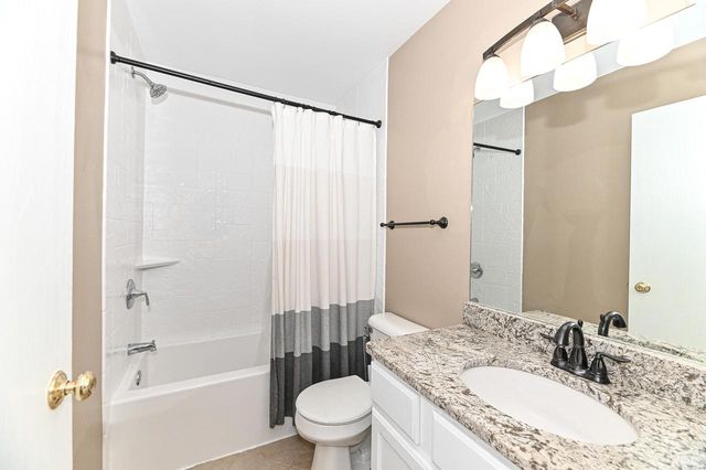 N88W18115 Duke STREET, Menomonee Falls, WI 53051