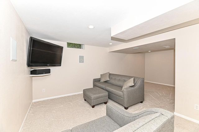 N88W18115 Duke STREET, Menomonee Falls, WI 53051