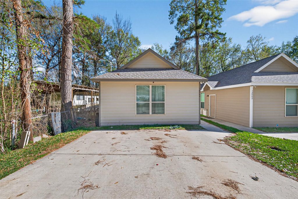 12004 Canal Street, Willis, TX 77318