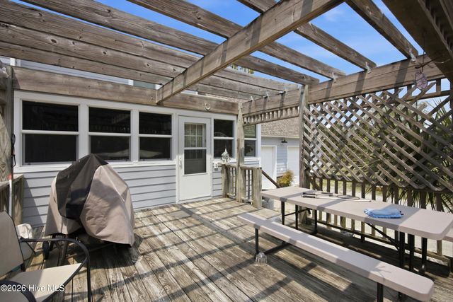 998 Trevino Road, Southport, NC 28461