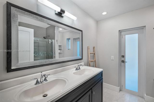 7231 SW 174th St, Palmetto Bay, FL 33157