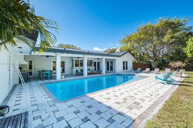 7231 SW 174th St, Palmetto Bay, FL 33157