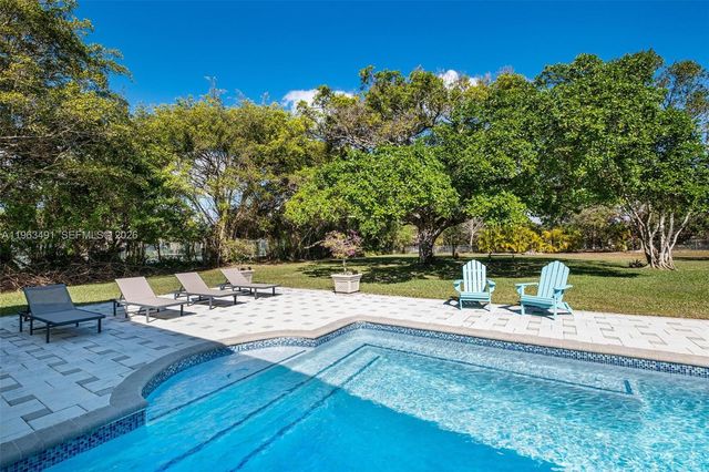 7231 SW 174th St, Palmetto Bay, FL 33157