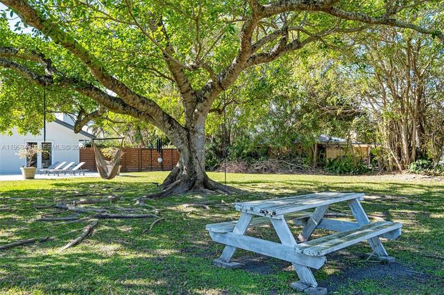 7231 SW 174th St, Palmetto Bay, FL 33157