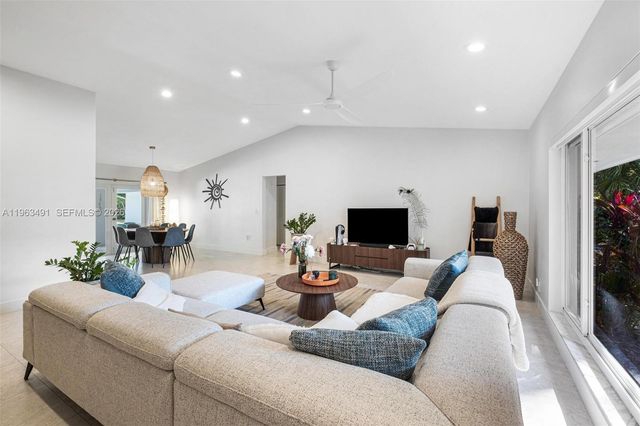 7231 SW 174th St, Palmetto Bay, FL 33157