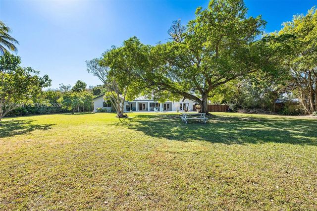 7231 SW 174th St, Palmetto Bay, FL 33157