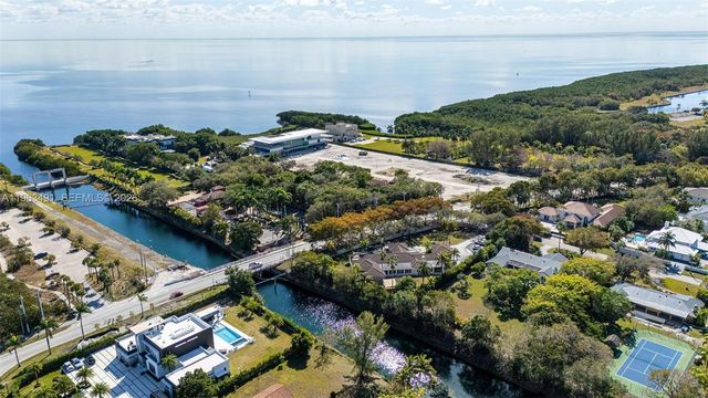 7231 SW 174th St, Palmetto Bay, FL 33157