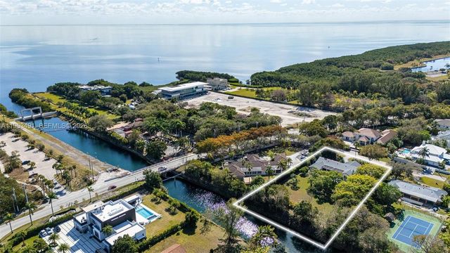 7231 SW 174th St, Palmetto Bay, FL 33157