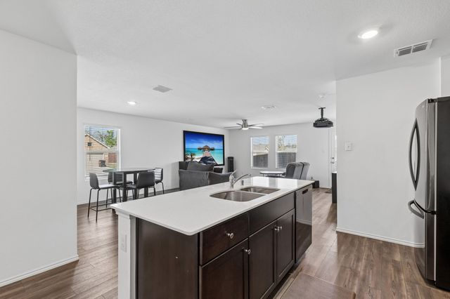 1810 River Crossing Drive, Anna, TX 75409