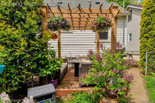 1207 Hoffman Avenue, Royal Oak, MI 48067