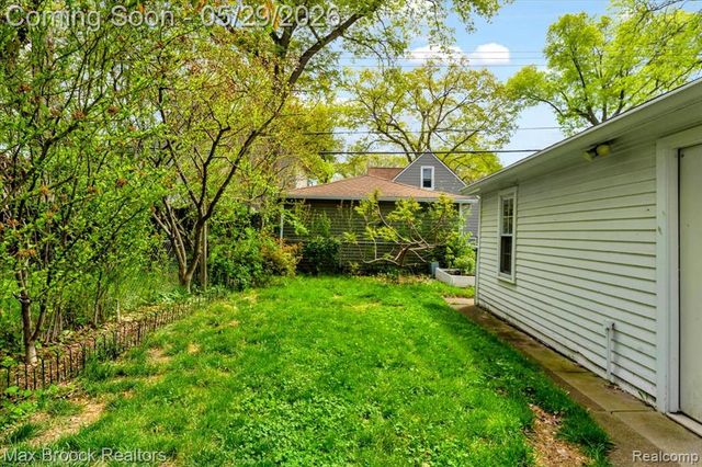 1207 Hoffman Avenue, Royal Oak, MI 48067