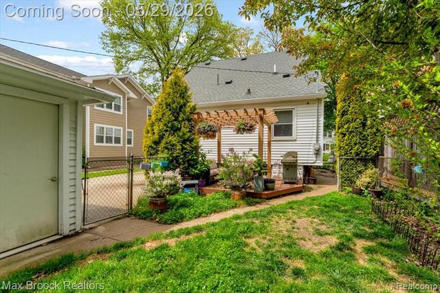 1207 Hoffman Avenue, Royal Oak, MI 48067