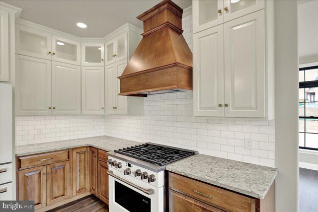 011 STARLIGHT LANE, Lebanon, PA 17046