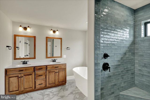 011 STARLIGHT LANE, Lebanon, PA 17046