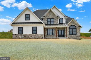 011 STARLIGHT LANE, Lebanon, PA 17046