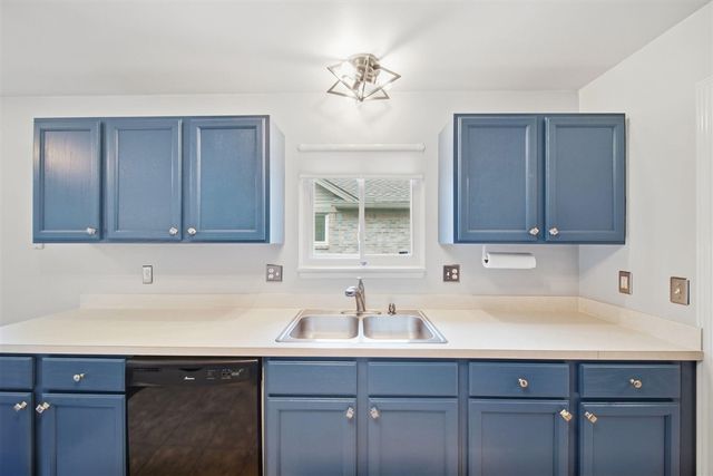 36457 Black Oak Drive, Westland, MI 48185