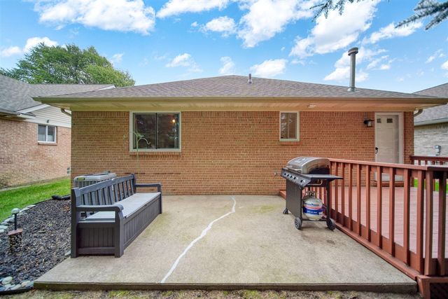 36457 Black Oak Drive, Westland, MI 48185