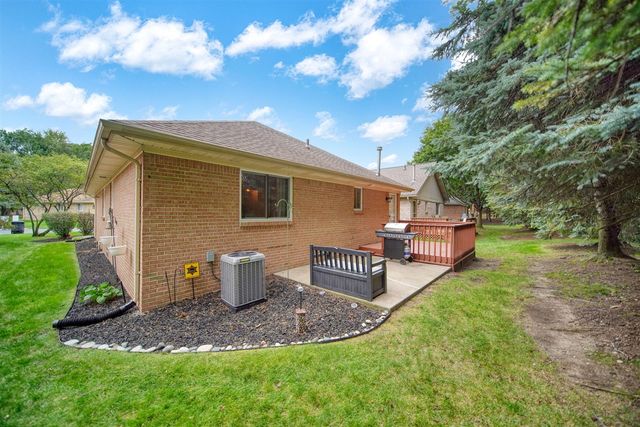36457 Black Oak Drive, Westland, MI 48185
