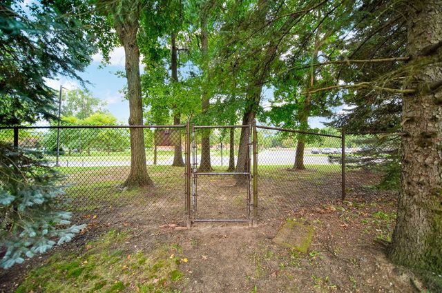 36457 Black Oak Drive, Westland, MI 48185