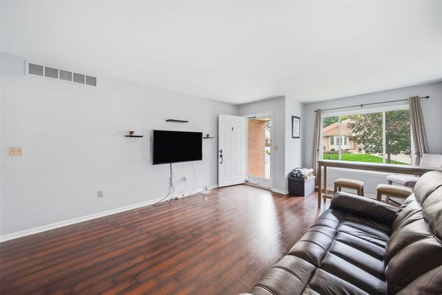36457 Black Oak Drive, Westland, MI 48185