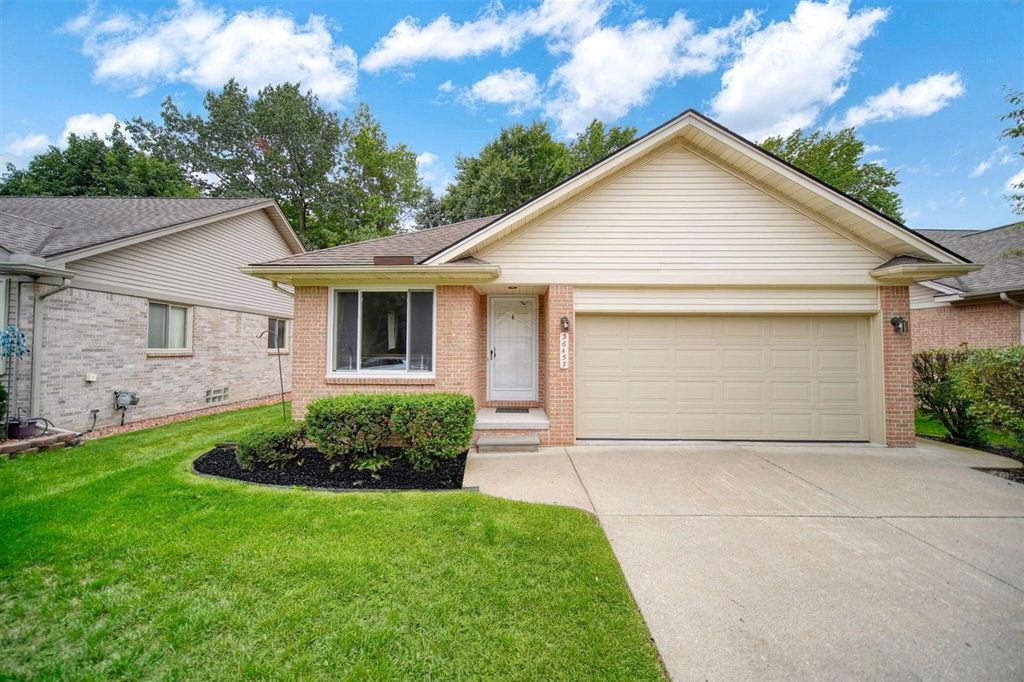36457 Black Oak Drive, Westland, MI 48185