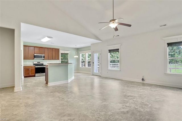 139 Southern Pine DR, Moyock, NC 27958