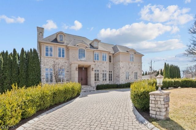 181 Stonehenge Ter, Clark Twp., NJ 07066