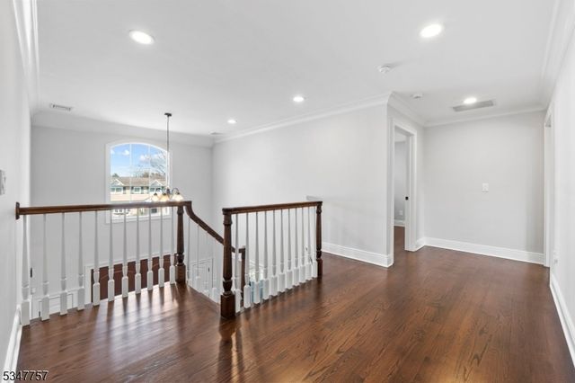 181 Stonehenge Ter, Clark Twp., NJ 07066