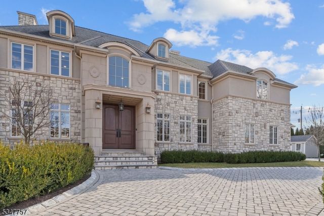 181 Stonehenge Ter, Clark Twp., NJ 07066