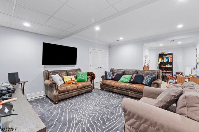 181 Stonehenge Ter, Clark Twp., NJ 07066