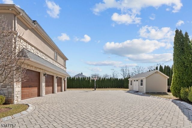 181 Stonehenge Ter, Clark Twp., NJ 07066