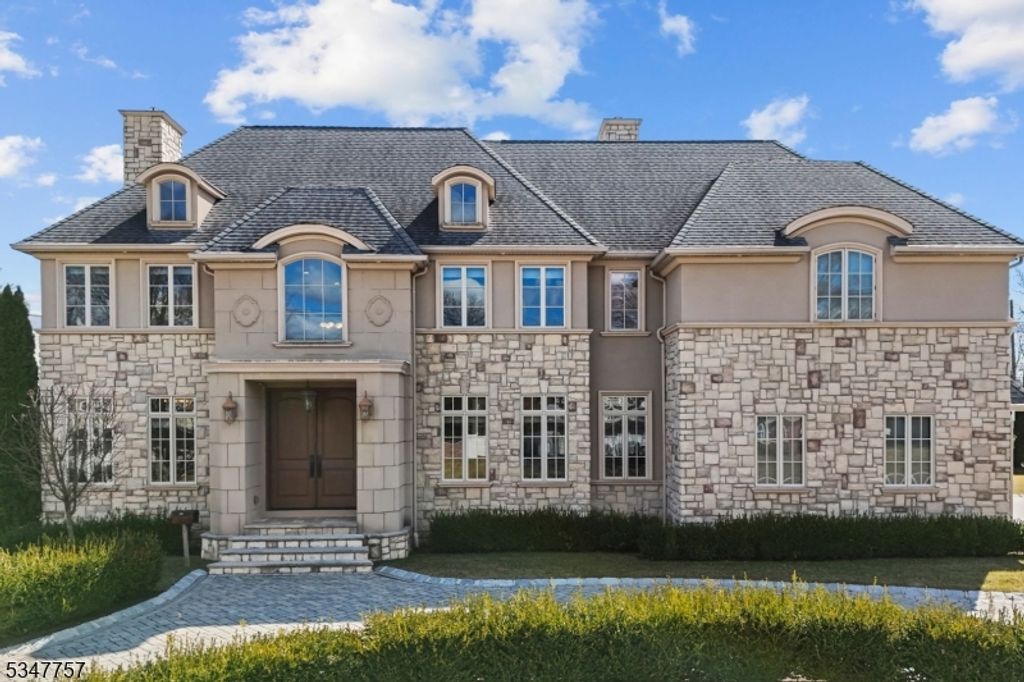 181 Stonehenge Ter, Clark Twp., NJ 07066