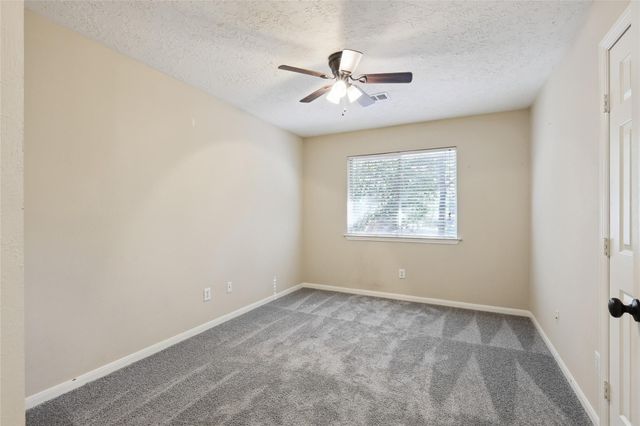 10 Eastwood Place, The Woodlands, TX 77382