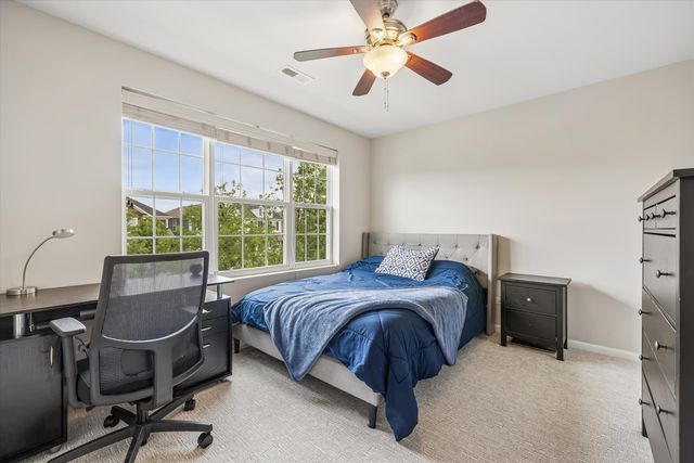 33 N Lincoln Lane, Arlington Heights, IL 60004