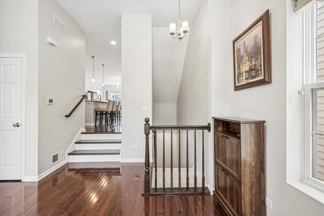 33 N Lincoln Lane, Arlington Heights, IL 60004