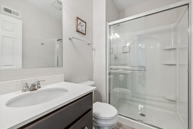 33 N Lincoln Lane, Arlington Heights, IL 60004